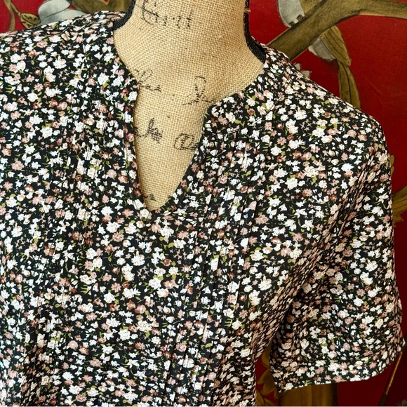 N/A Tops - Women’s Floral Top | #M9